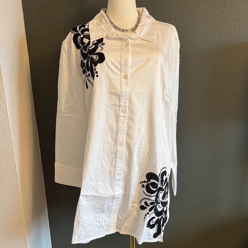 Elegant White and Black Women's Tunic